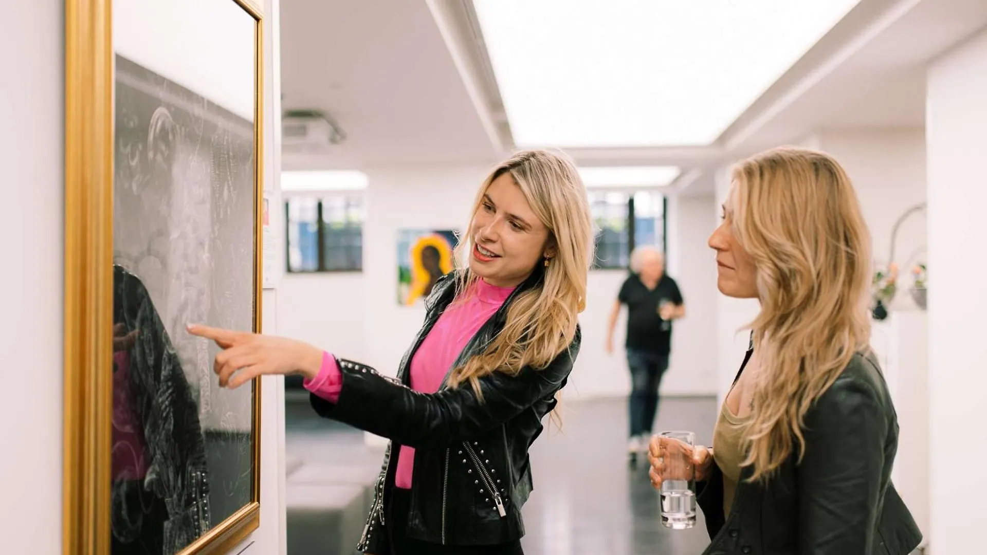 Art'Otel London Hoxton, Powered By Radisson Hotels 4*,